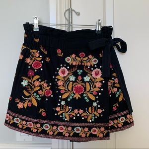 Zara Embroidered skirt/shorts or skort!! 🌸🌺